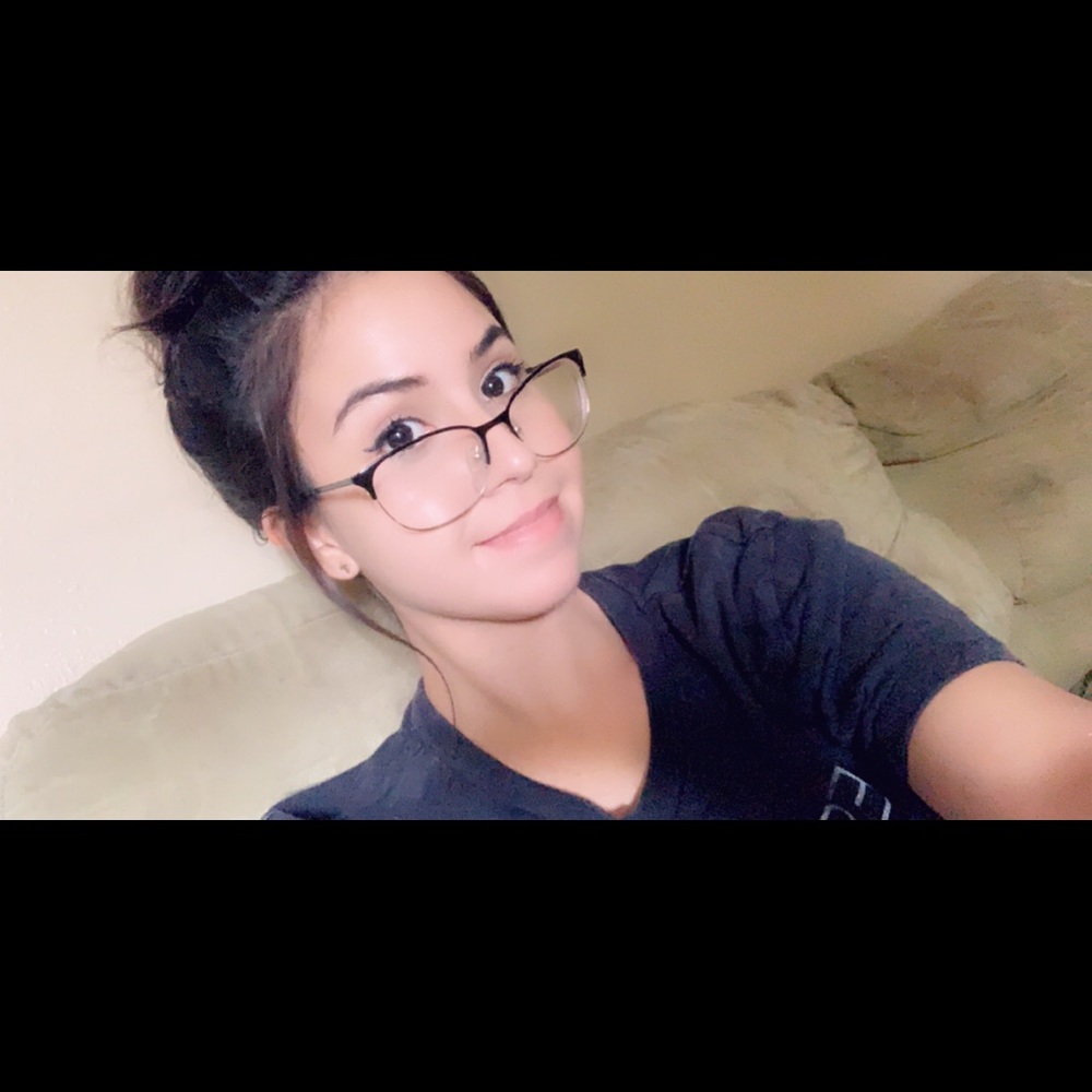 Meet your Posher, Briana